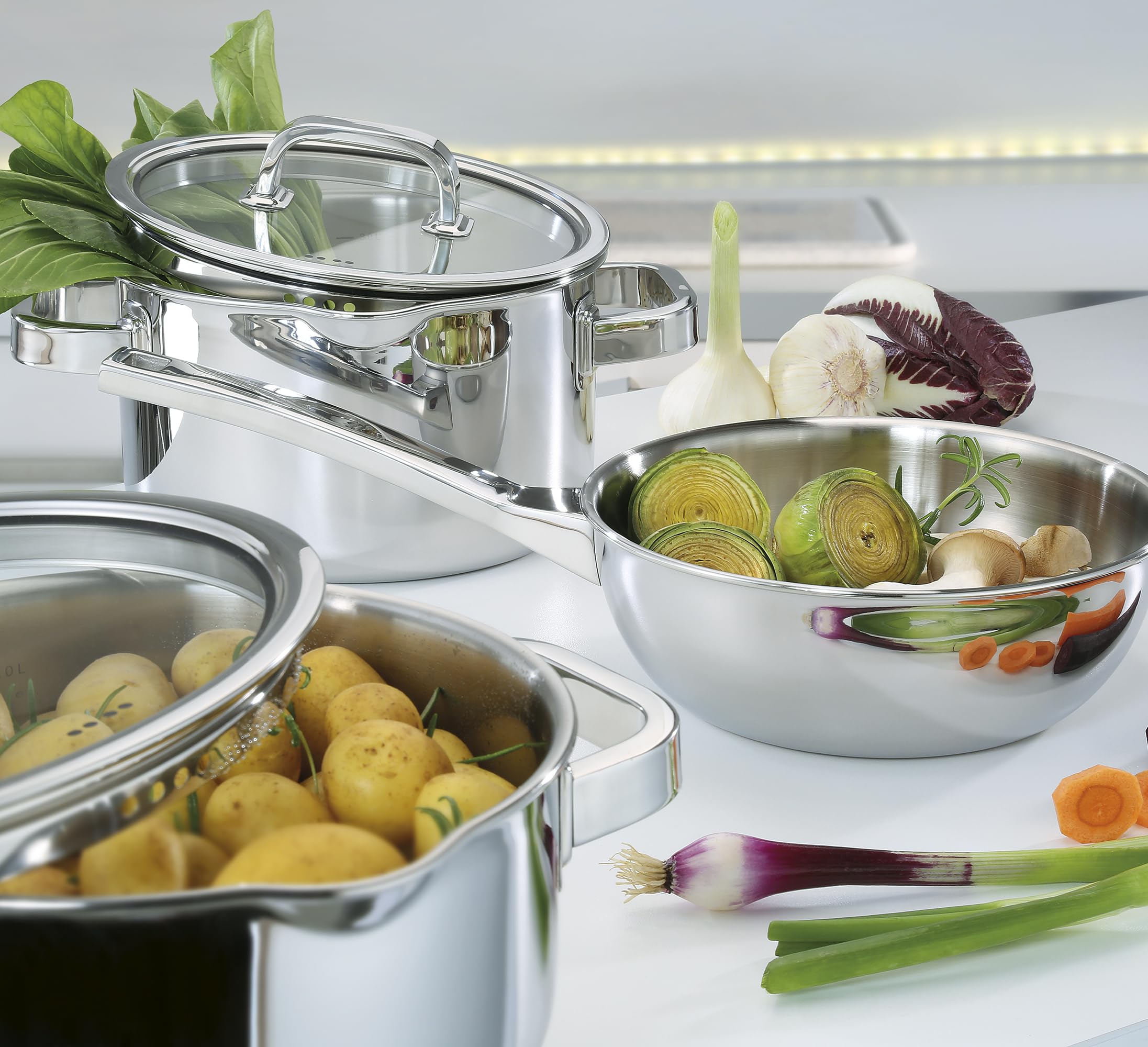 Spring FINESSE2+ Topf-Set 5-tlg., Edelstahl, Innenskalierung, backofengeeignet, Ø 16/20/24 cm, Bratentopf 20 cm, Sauteuse 16 cm.